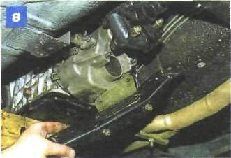 Снятие опор силового агрегата на автомобиле с двигателем ВАЗ-2106