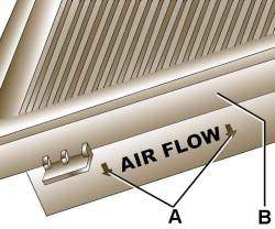 Расположение стрелок (А), указывающих направление потока воздуха, проходящего через фильтр (В)