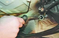 Замена тросов привода стояночного тормоза