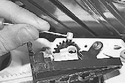Снятие и установка блока управления системой отопления (кондиционирования) и вентиляции салона