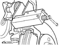 Вдавливание поршня в суппорт при помощи специального приспособления